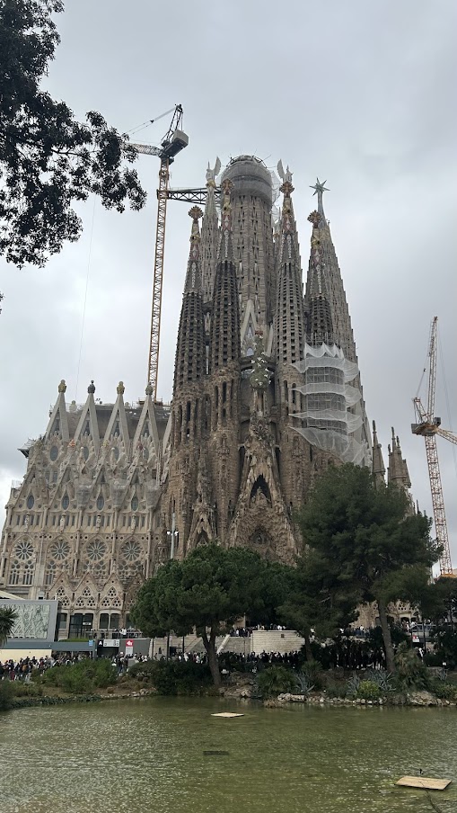 ガウディ建築と地中海を同じ日に詰め込み、バルセロナを掴んだ日