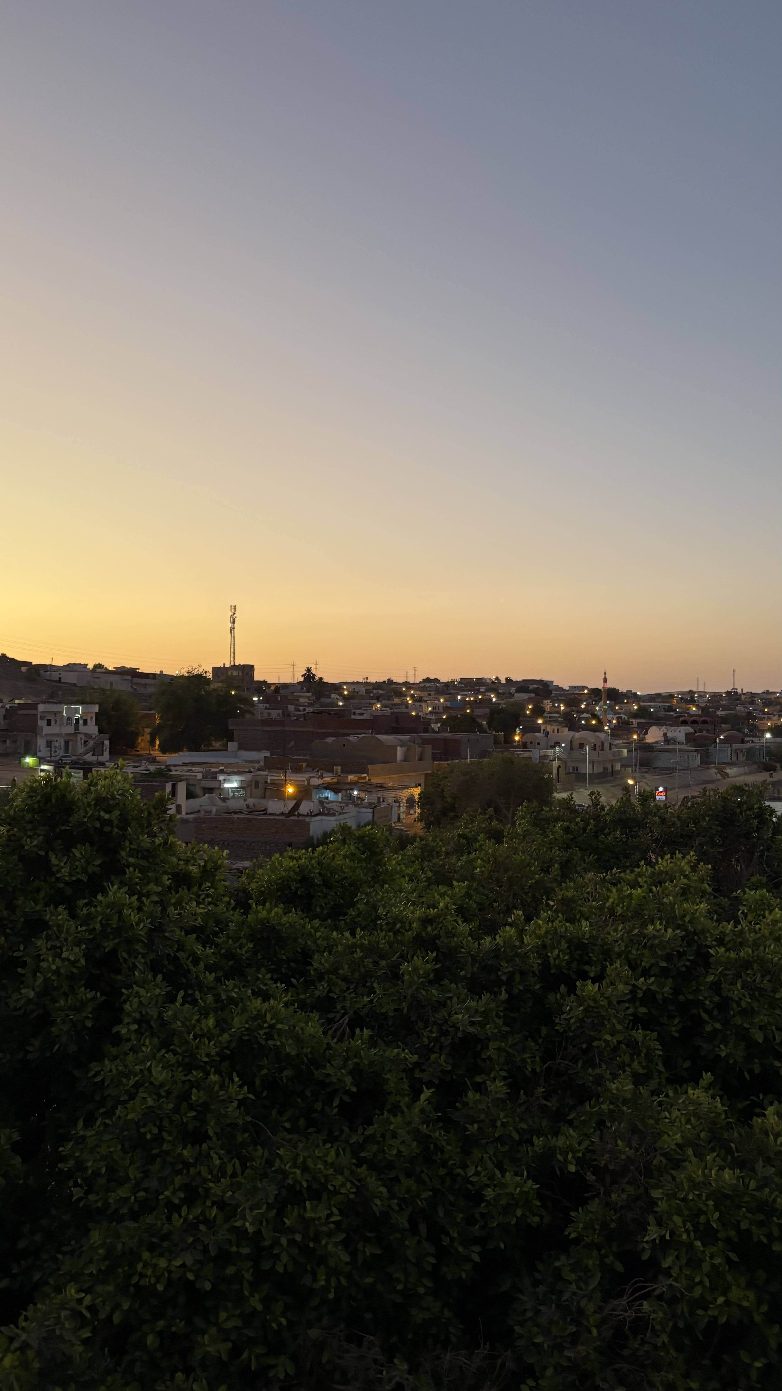 一日に色々あって疲れて着いたホテルからみた夕陽